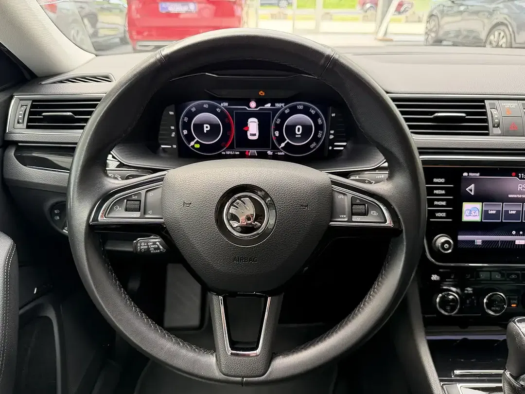 Skoda Superb - Thumbnail 12