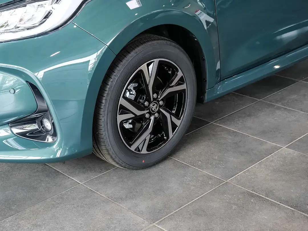 Toyota Yaris - Thumbnail 3