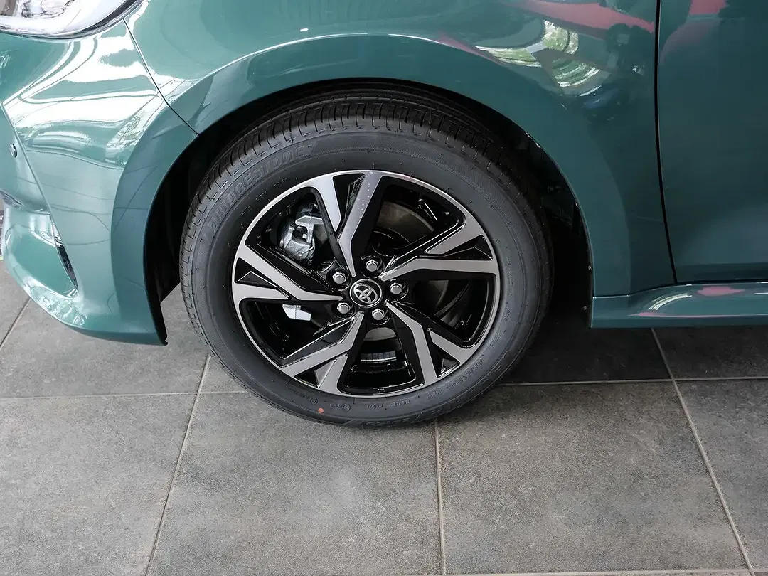 Toyota Yaris - Thumbnail 4