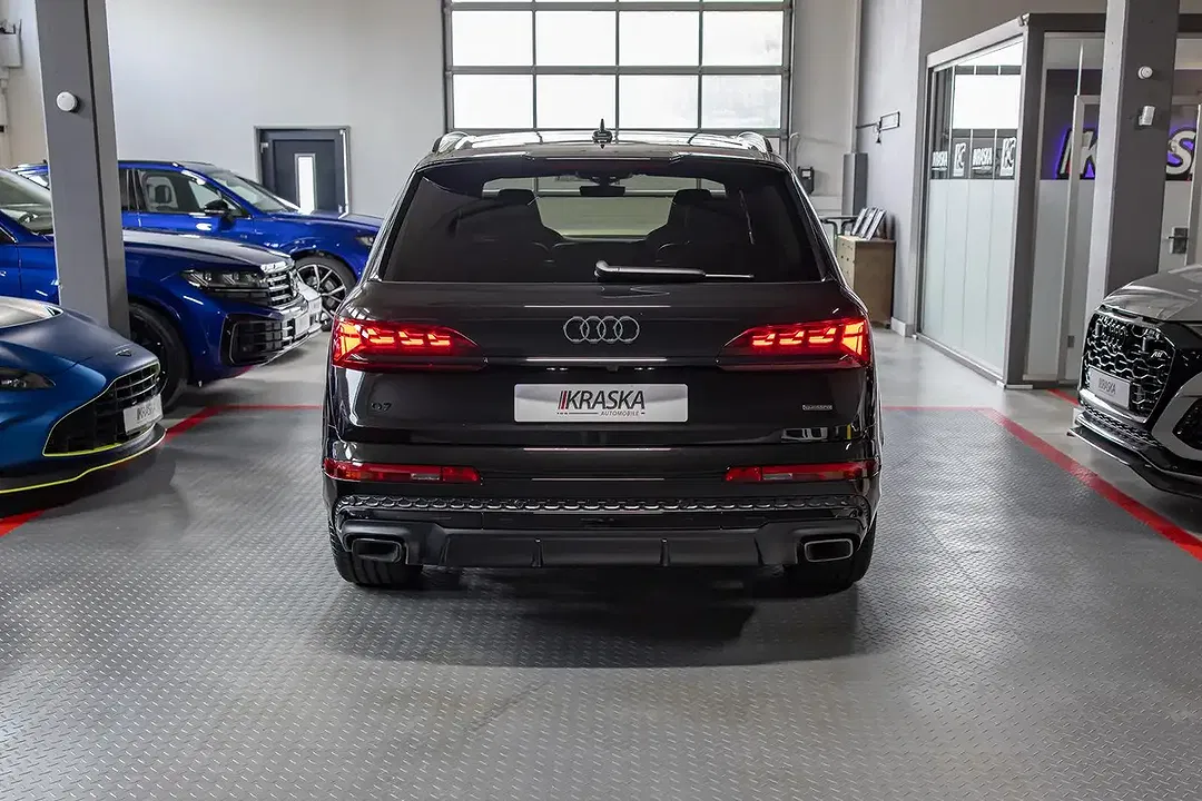 Audi Q7 - Thumbnail 10