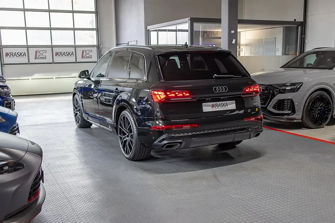 Audi Q7 - Thumbnail 11