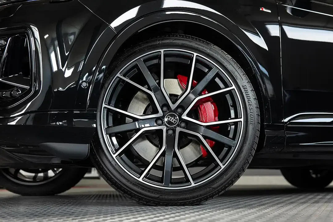 Audi Q7 - Thumbnail 2
