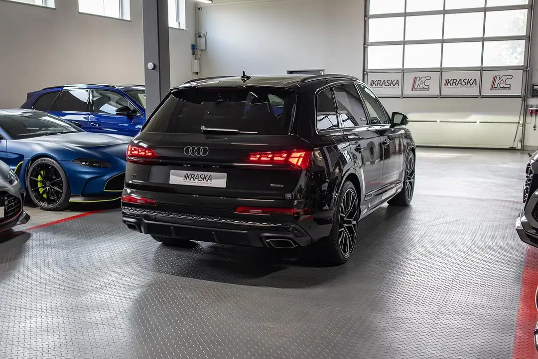 Audi Q7 - Thumbnail 9