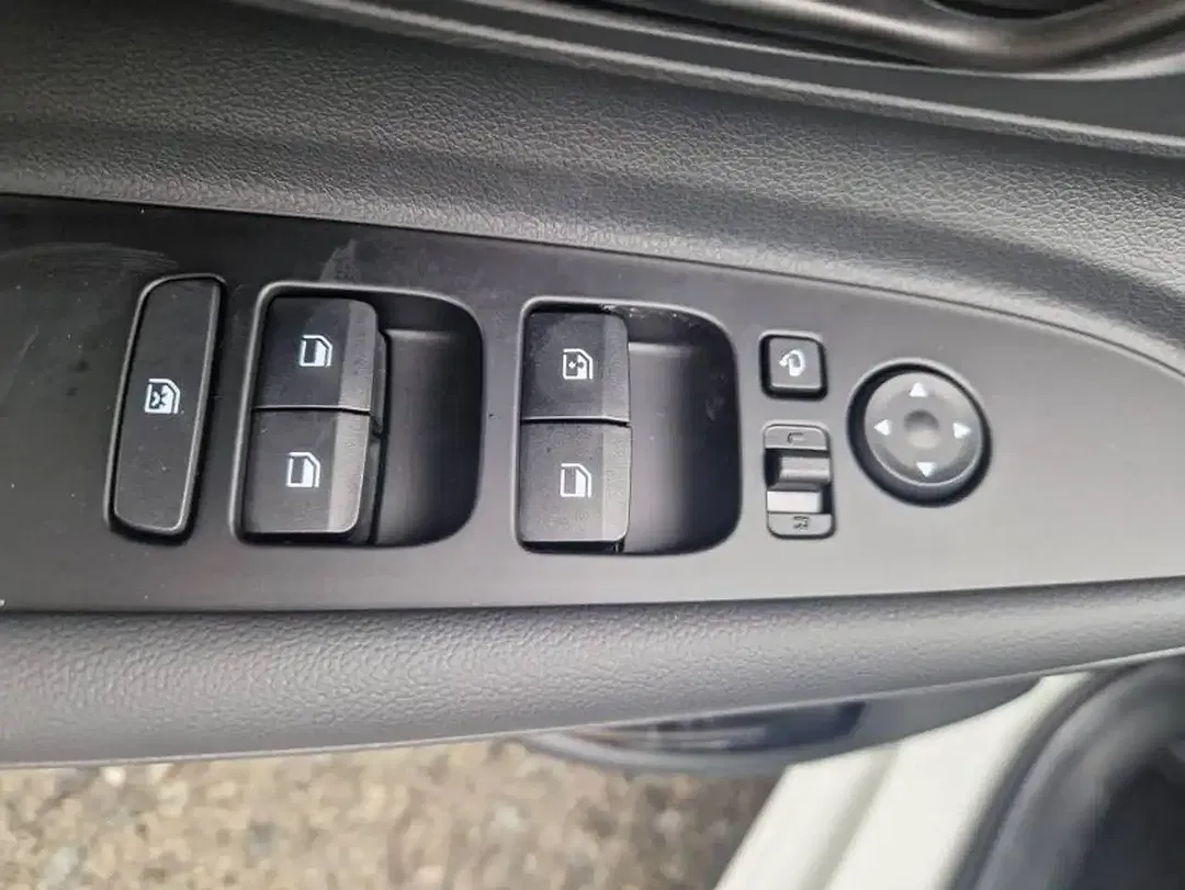 Hyundai i20 - Thumbnail 17