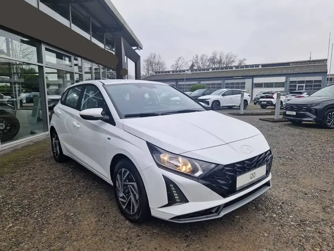 Hyundai i20 - Thumbnail 3