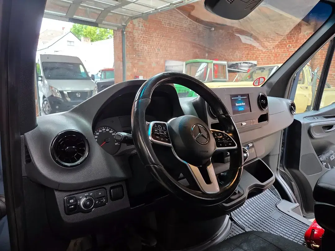 Mercedes-Benz Sprinter - Thumbnail 14