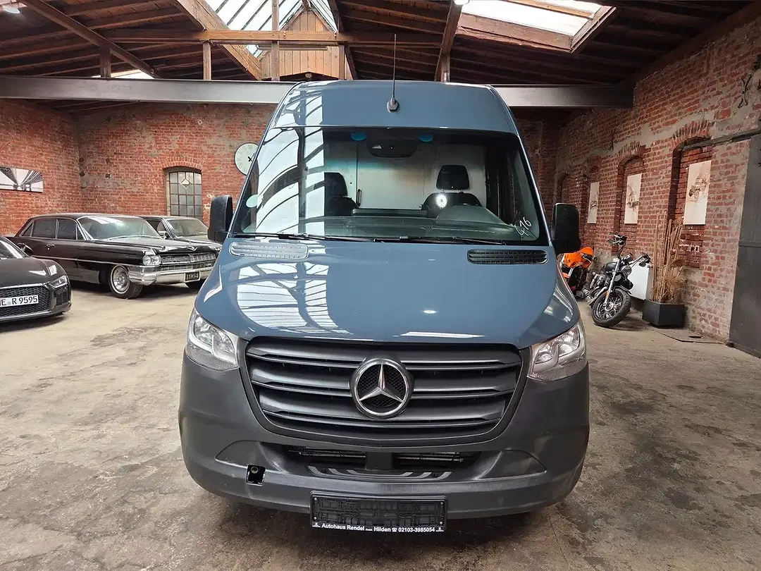 Mercedes-Benz Sprinter - Thumbnail 2