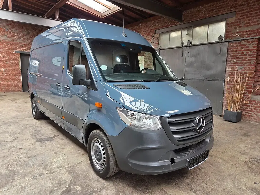 Mercedes-Benz Sprinter - Thumbnail 3