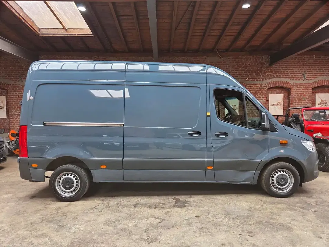 Mercedes-Benz Sprinter - Thumbnail 4