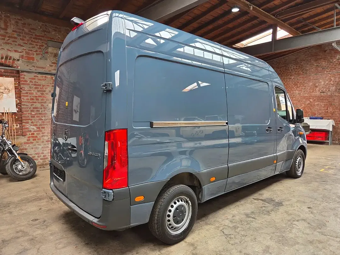 Mercedes-Benz Sprinter - Thumbnail 5
