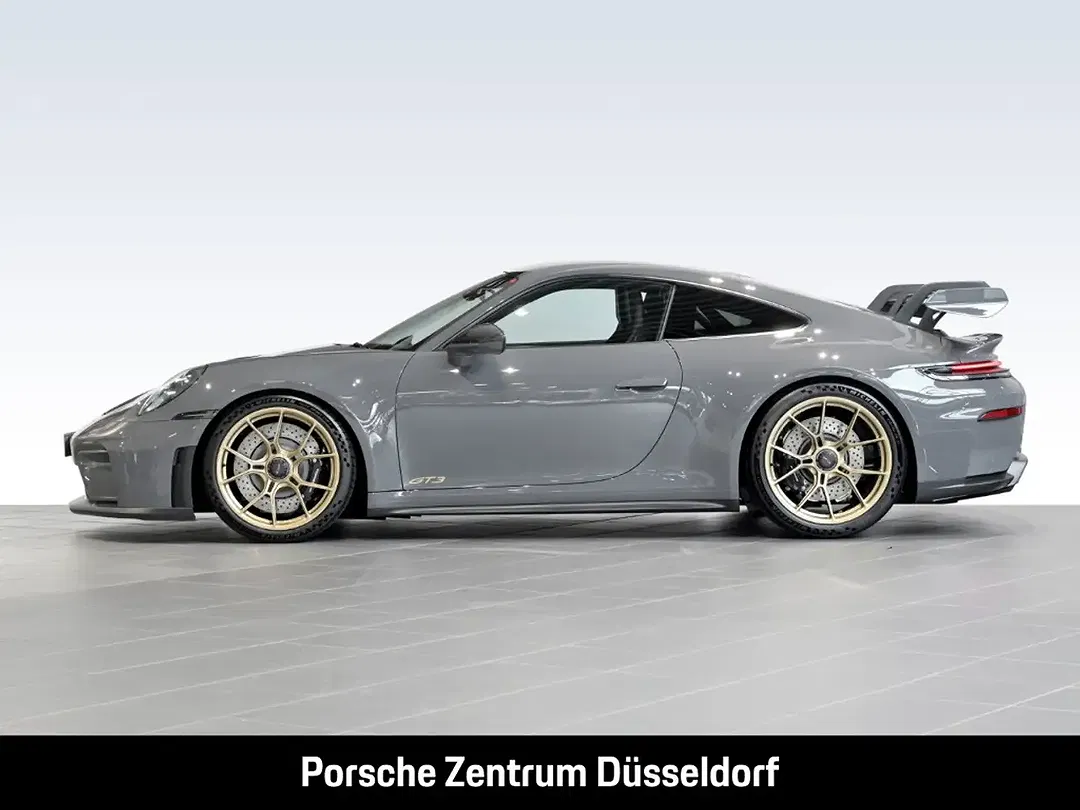 Porsche 992 - Thumbnail 2