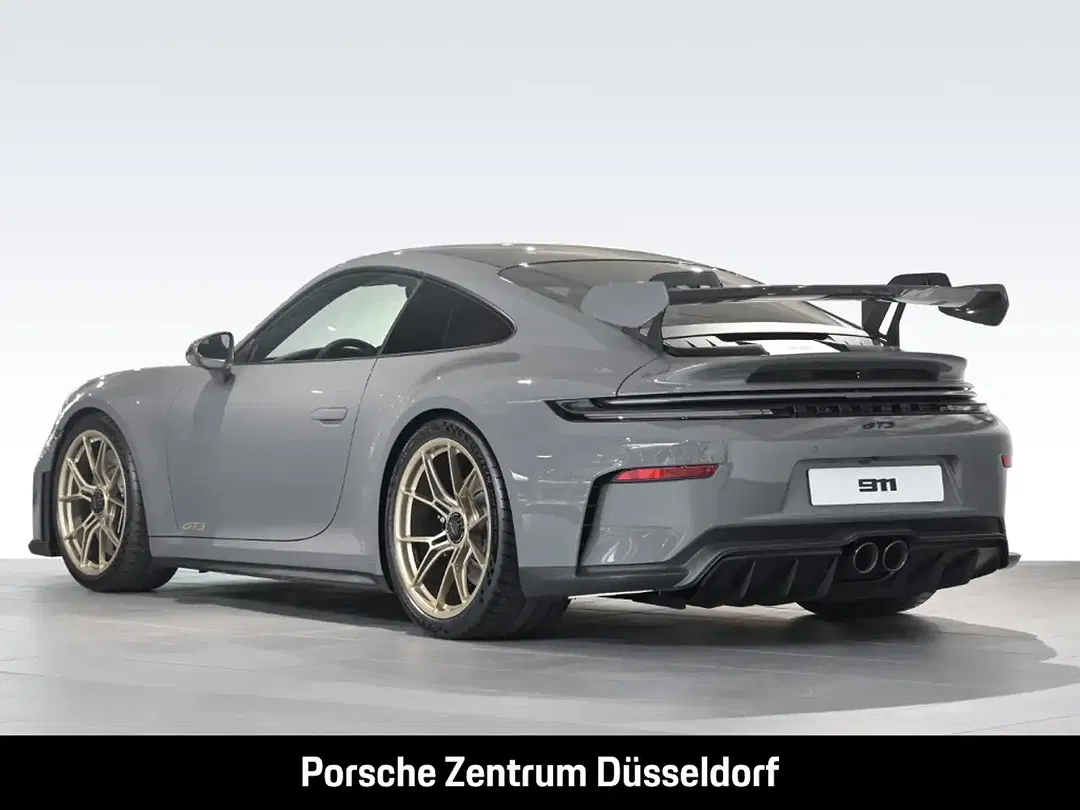 Porsche 992 - Thumbnail 3