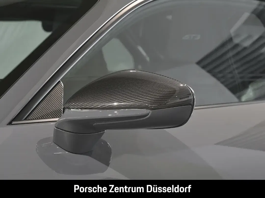 Porsche 992 - Thumbnail 8