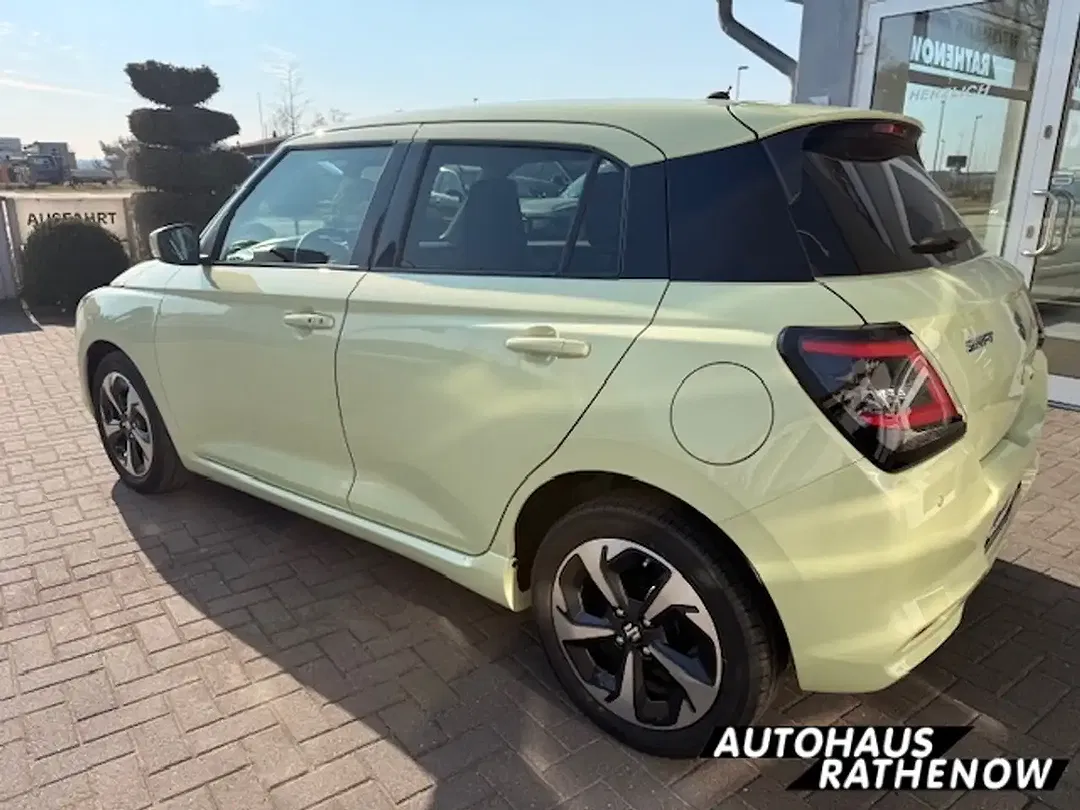 Suzuki Swift - Thumbnail 11