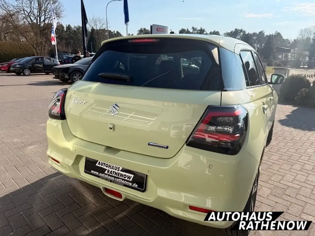 Suzuki Swift - Thumbnail 8