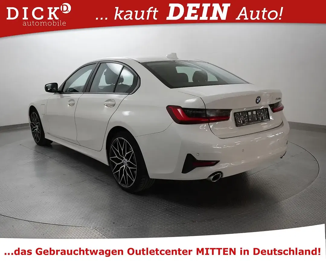 BMW 330 - Thumbnail 6