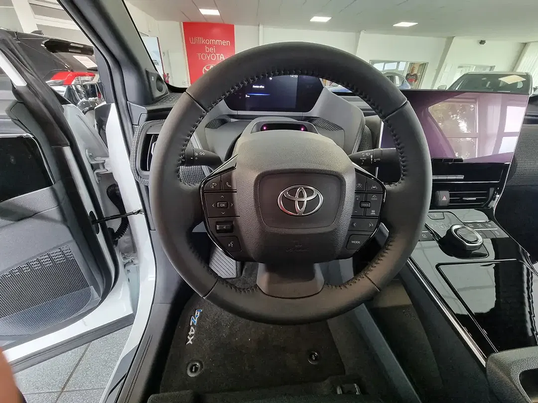 Toyota bZ4X - Thumbnail 7