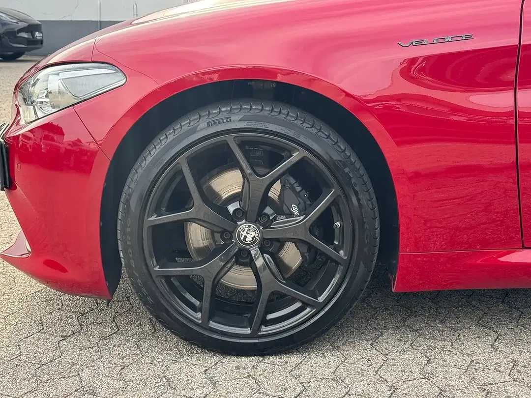 Alfa Romeo Giulia - Thumbnail 10