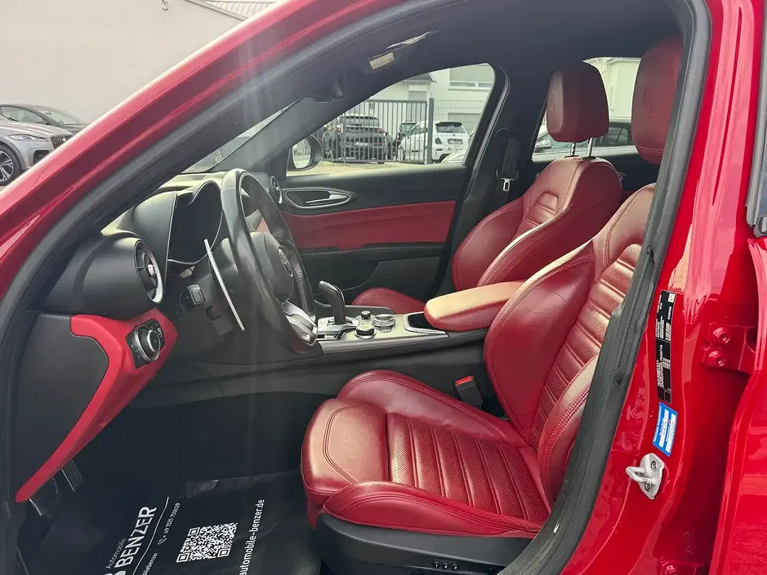 Alfa Romeo Giulia - Thumbnail 12