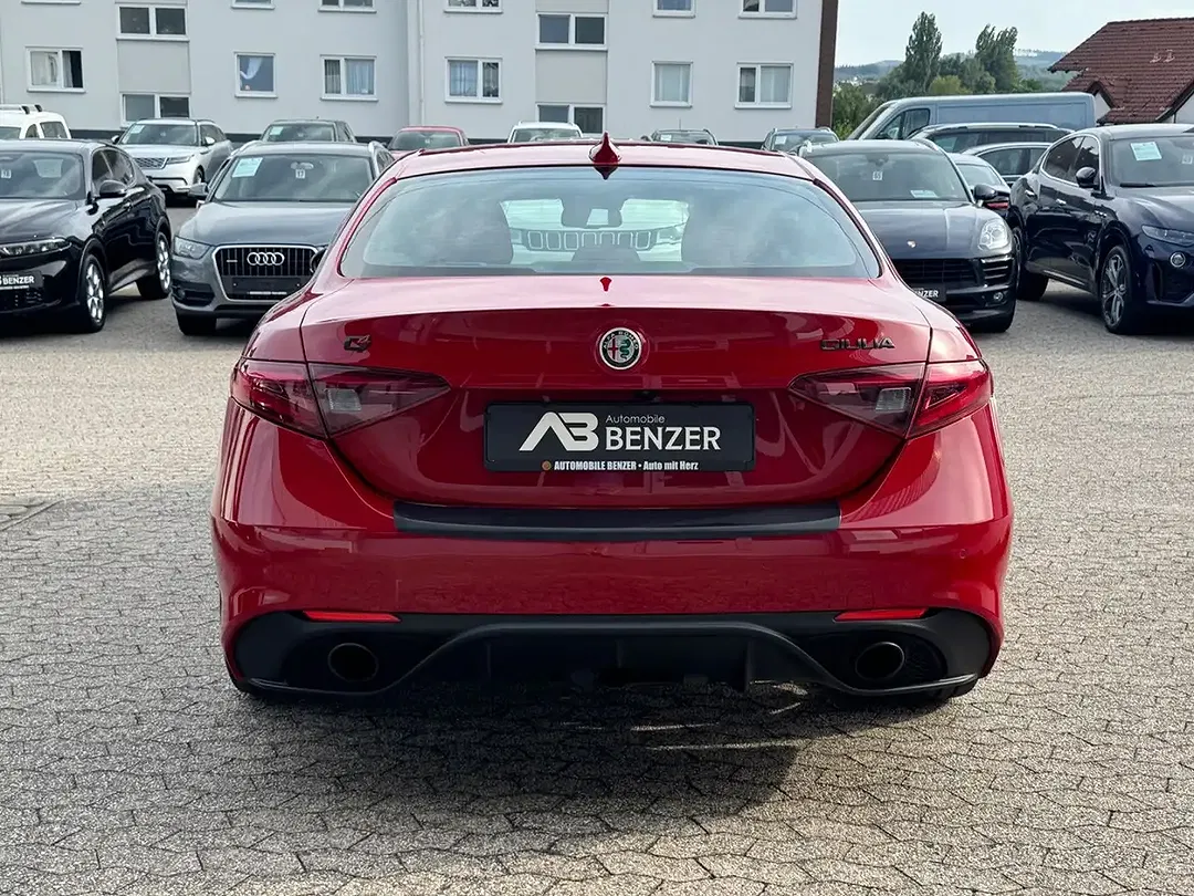Alfa Romeo Giulia - Thumbnail 6