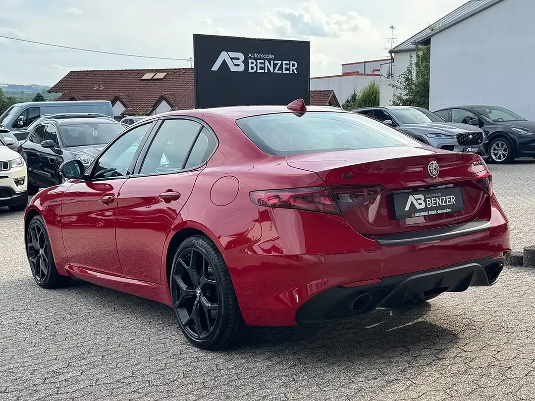 Alfa Romeo Giulia - Thumbnail 8
