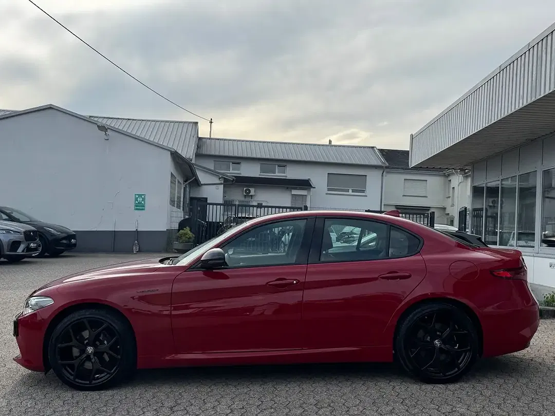 Alfa Romeo Giulia - Thumbnail 9