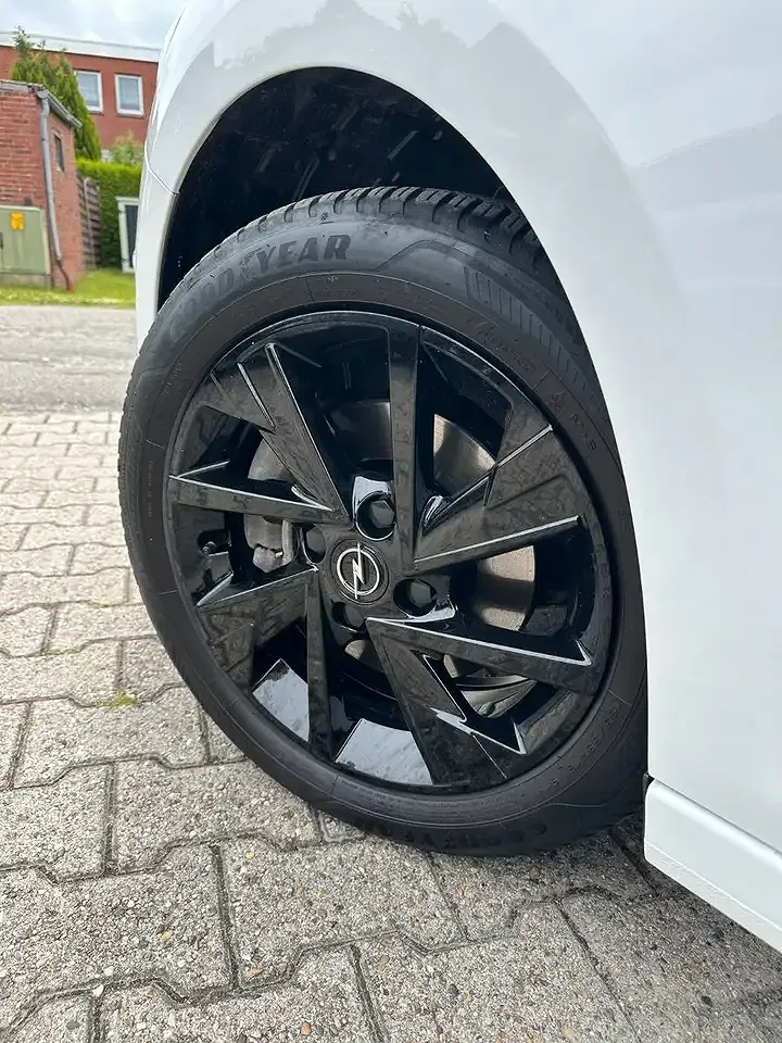 Opel Corsa - Thumbnail 9