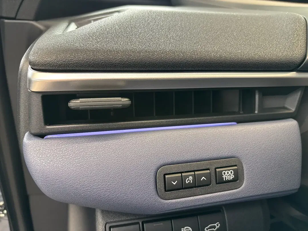 Subaru Solterra - Thumbnail 13