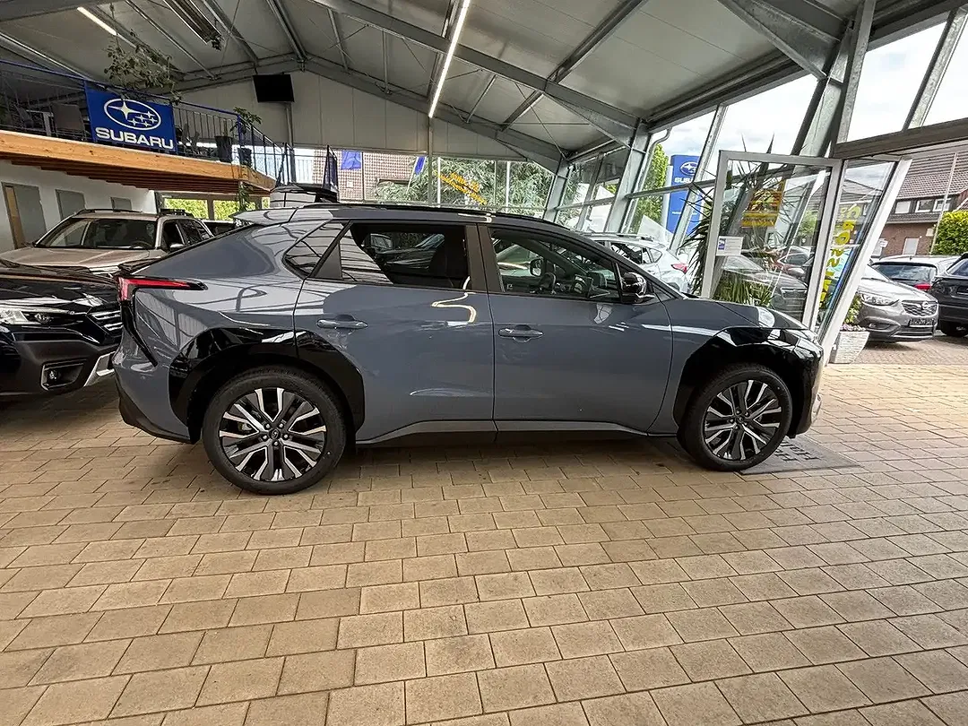 Subaru Solterra - Thumbnail 6