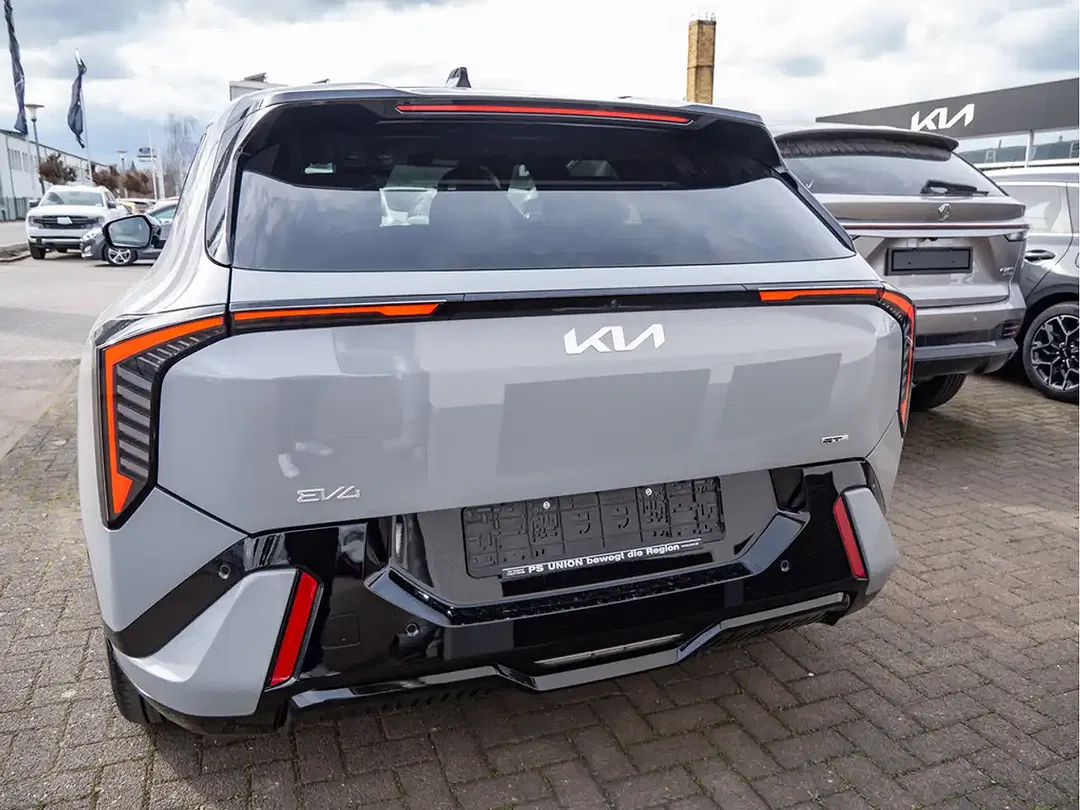 Kia EV4 - Thumbnail 4