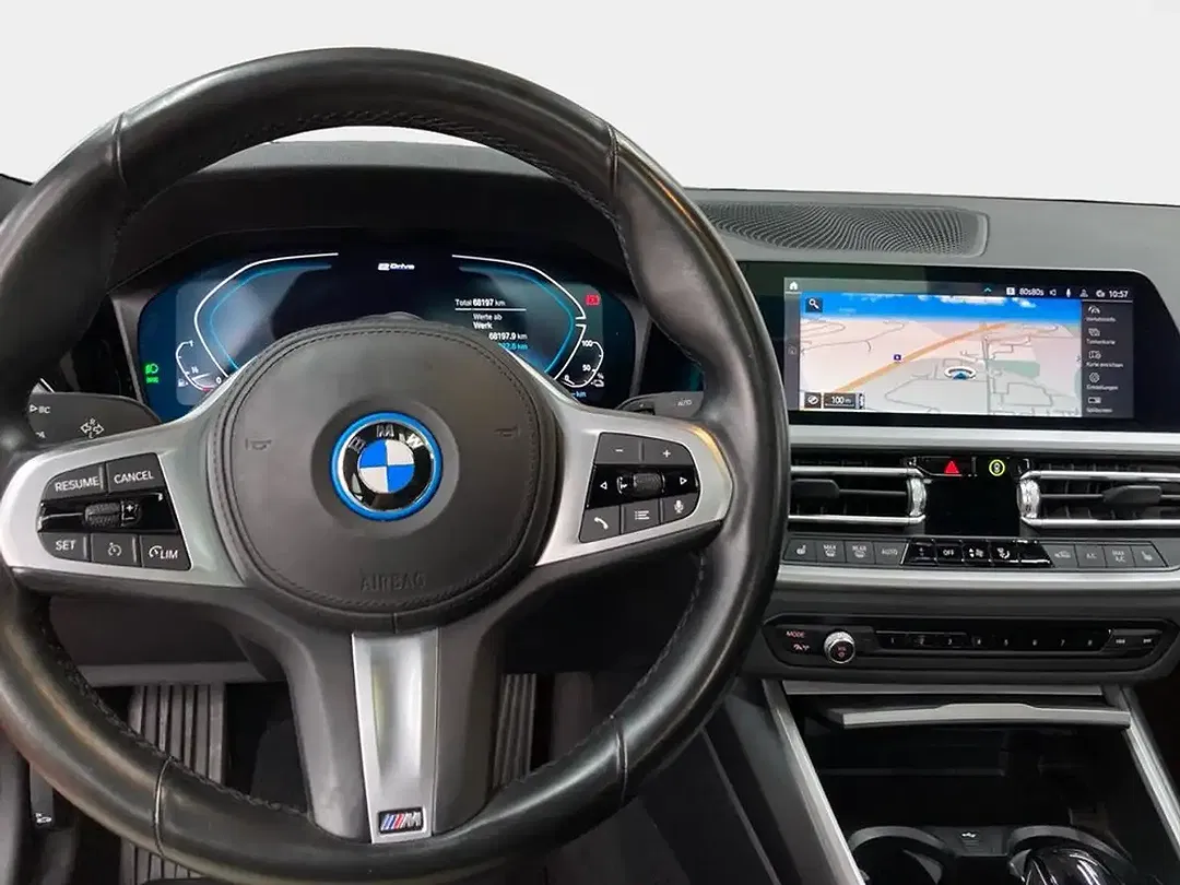 BMW 320 - Thumbnail 11