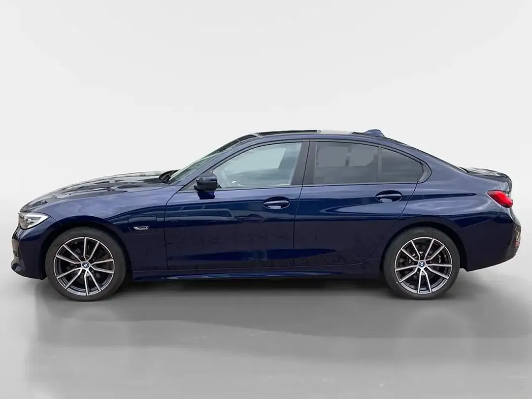 BMW 320 - Thumbnail 4