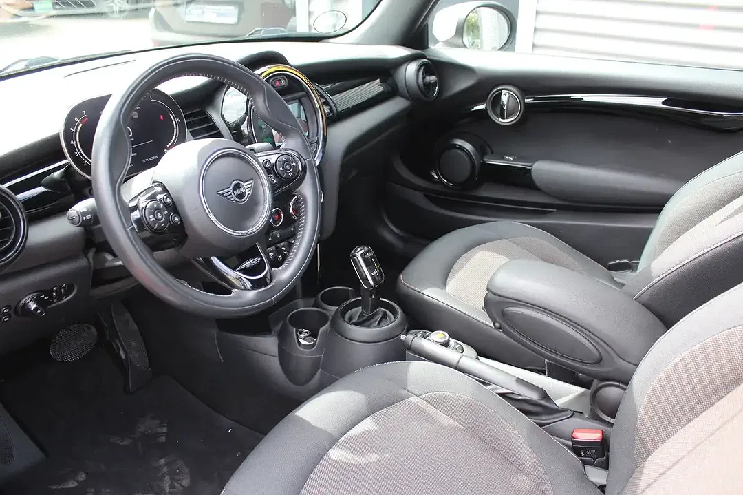 MINI Cooper Cabrio - Thumbnail 11