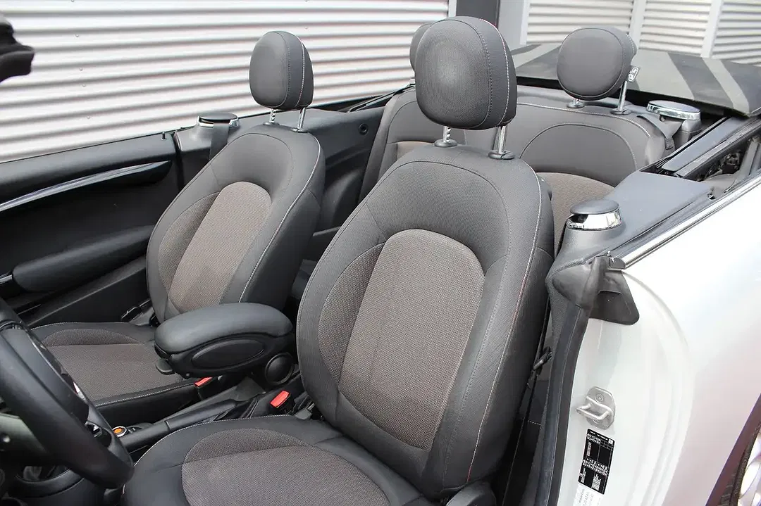 MINI Cooper Cabrio - Thumbnail 15