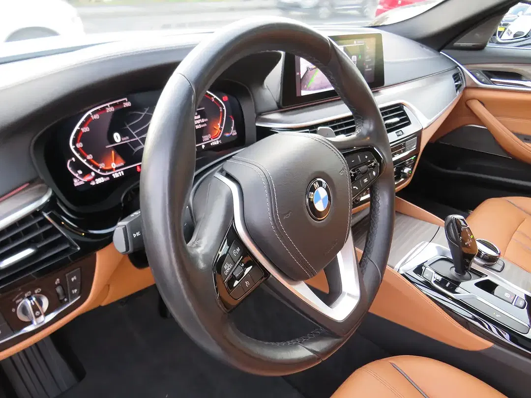BMW 520 - Thumbnail 13