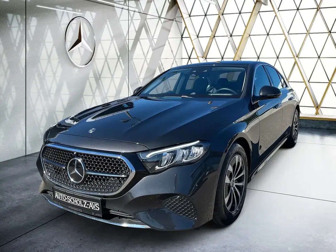 Mercedes-Benz E 200 - Thumbnail 1