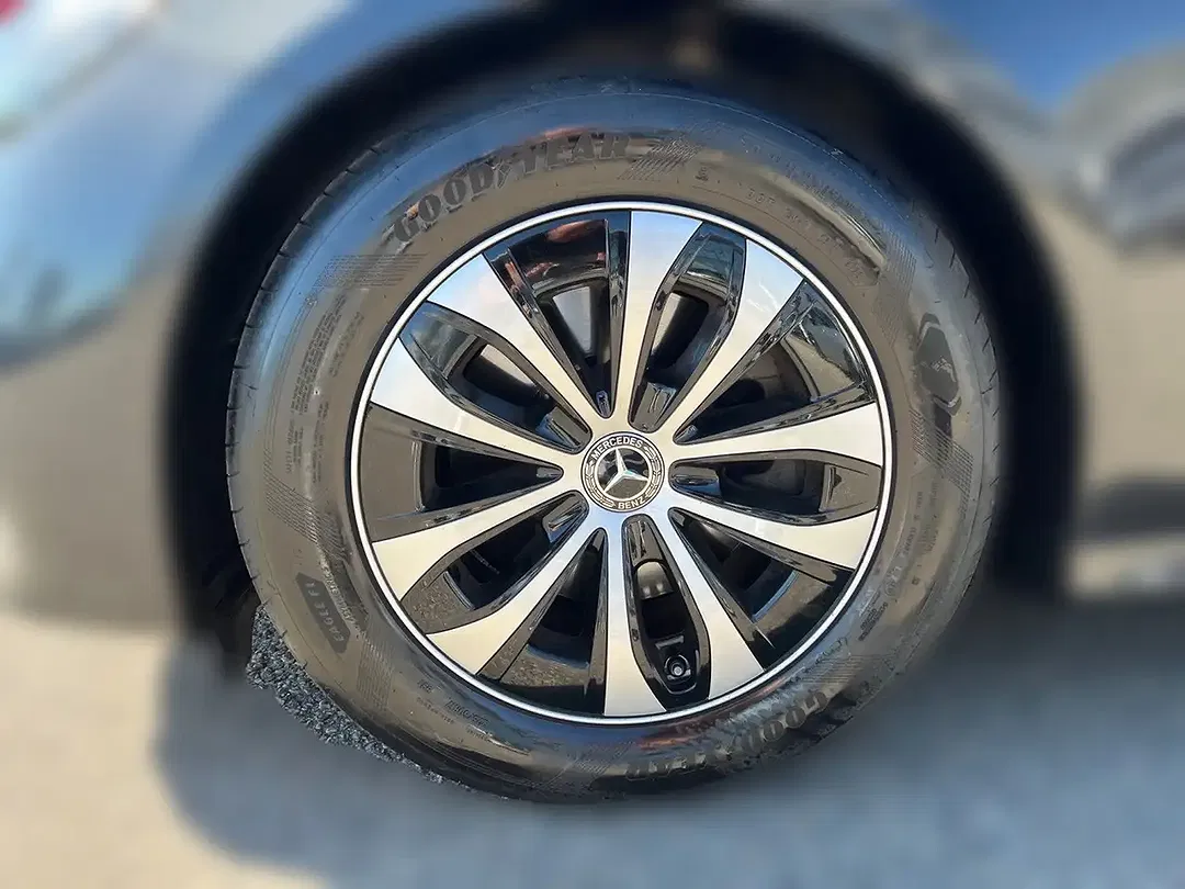 Mercedes-Benz E 200 - Thumbnail 5