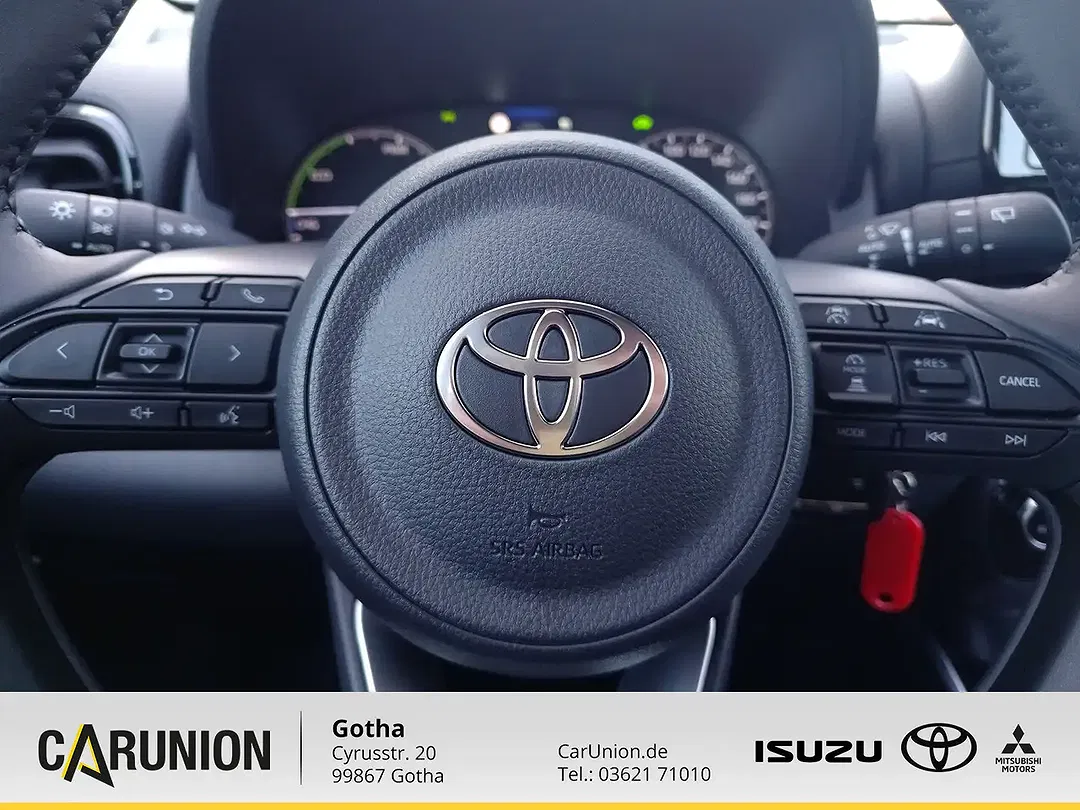Toyota Yaris - Thumbnail 11