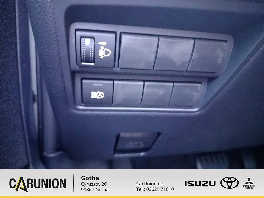 Toyota Yaris - Thumbnail 15