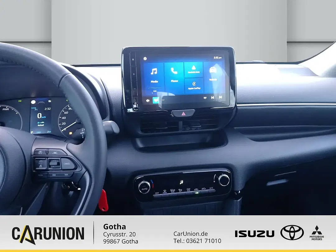 Toyota Yaris - Thumbnail 9