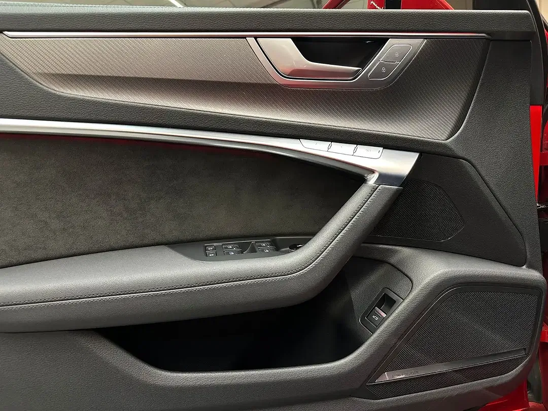 Audi RS6 - Thumbnail 12