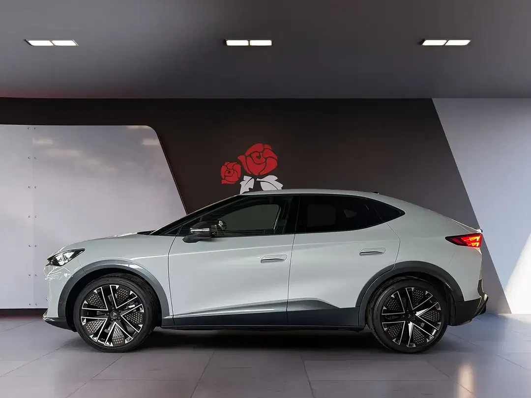 CUPRA Tavascan - Thumbnail 2