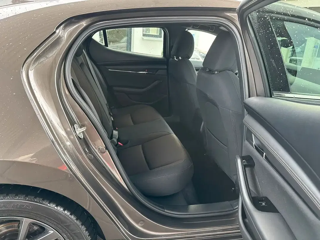 Mazda 3 - Thumbnail 14
