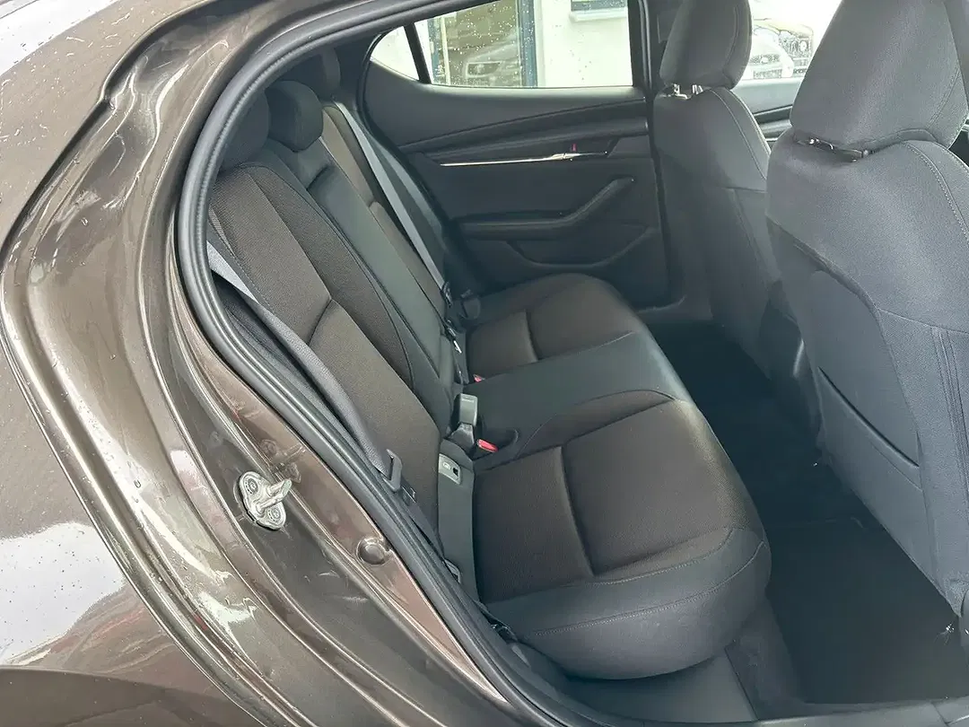 Mazda 3 - Thumbnail 15