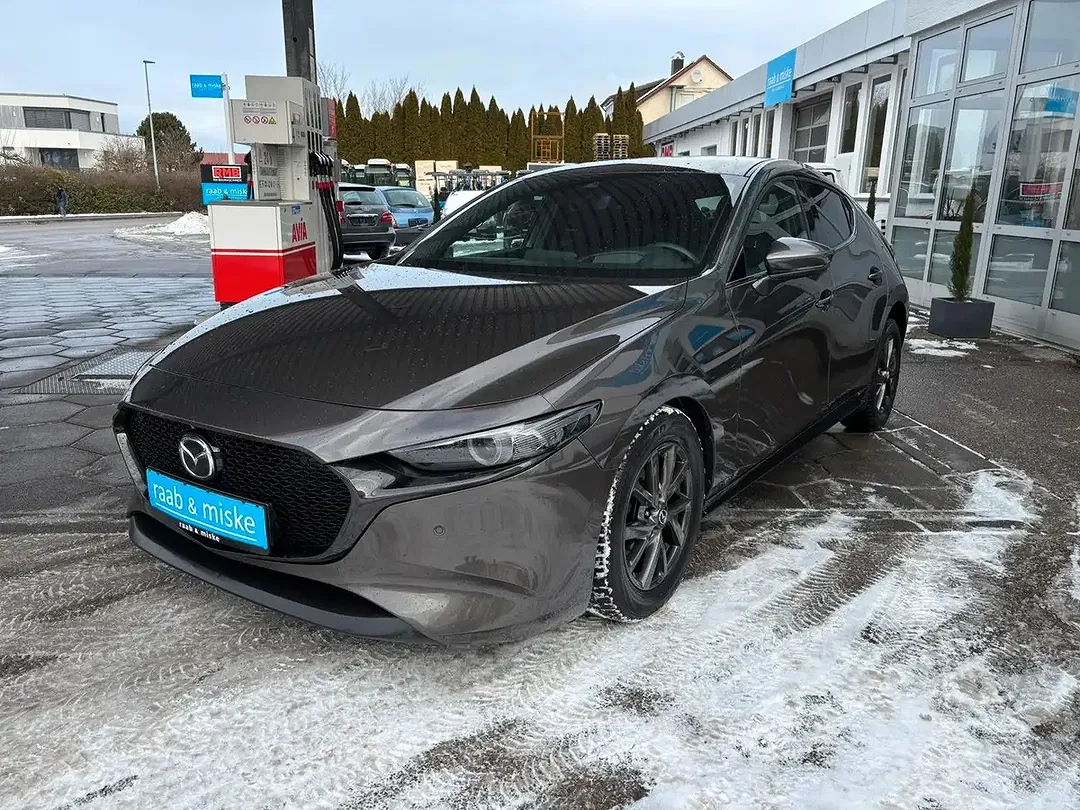 Mazda 3 - Thumbnail 2