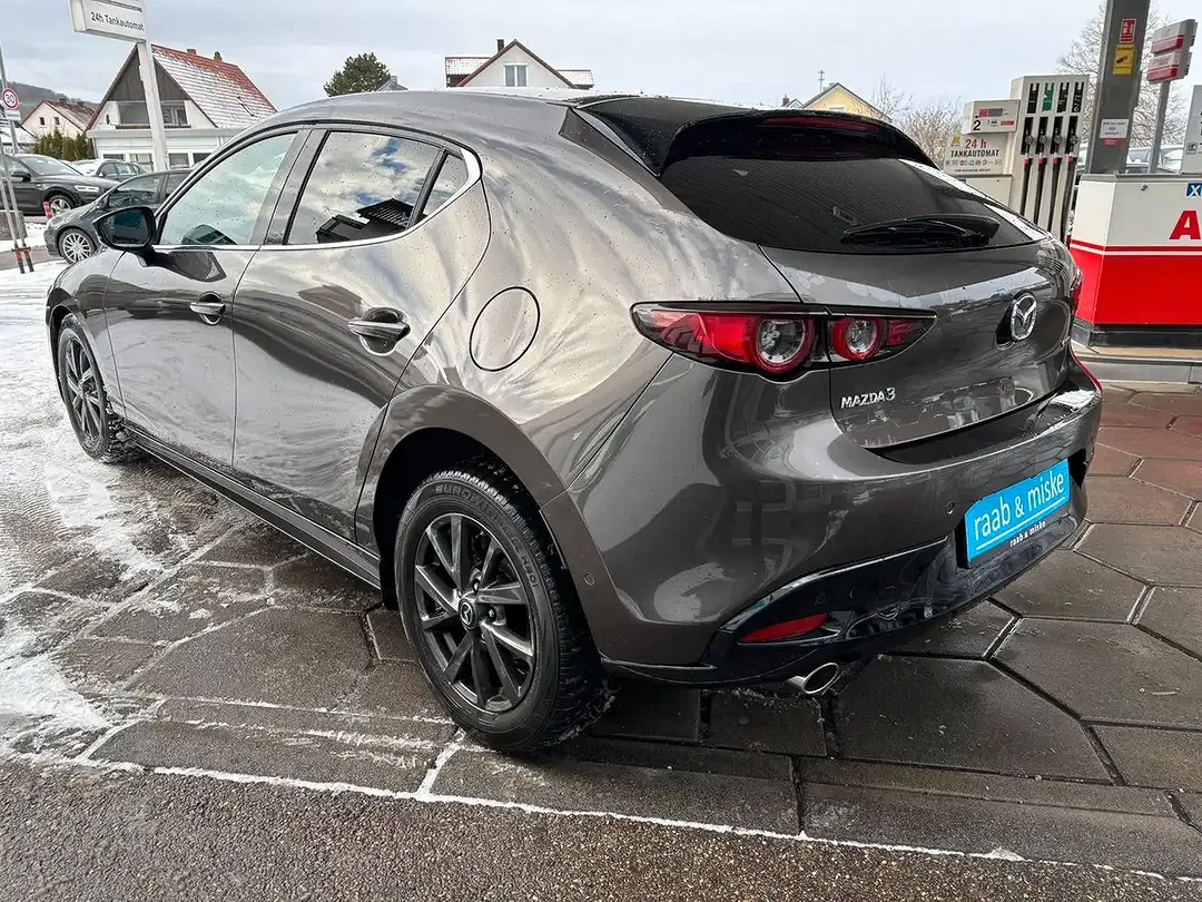 Mazda 3 - Thumbnail 4