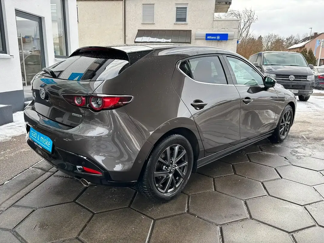 Mazda 3 - Thumbnail 6
