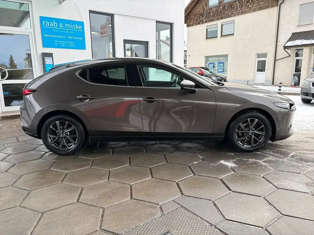 Mazda 3 - Thumbnail 7