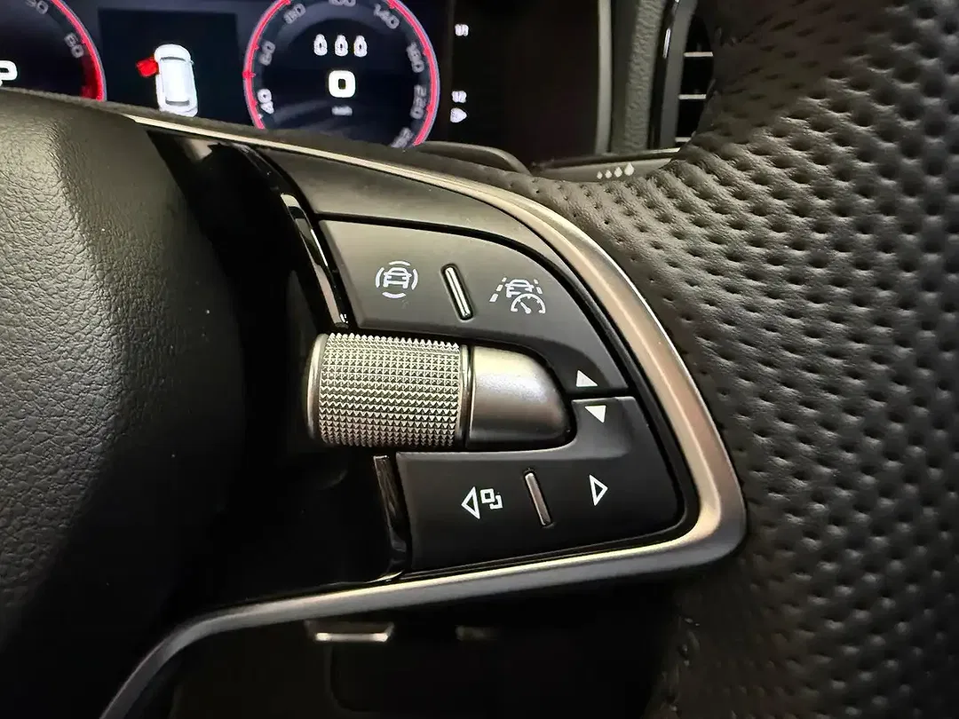 Skoda Karoq - Thumbnail 14