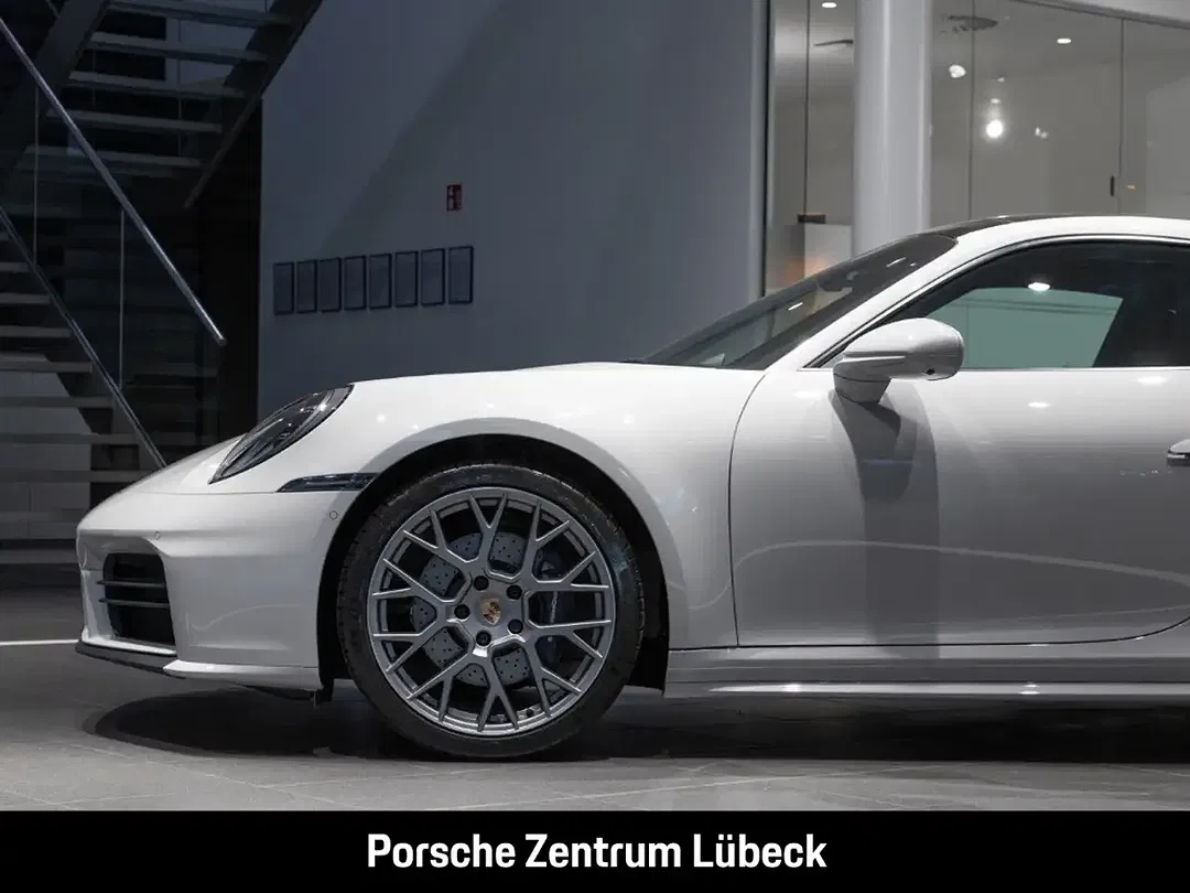 Porsche 992 - Thumbnail 10